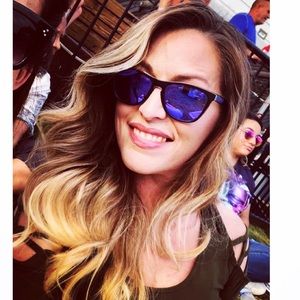 Meet your Posher, Larisa